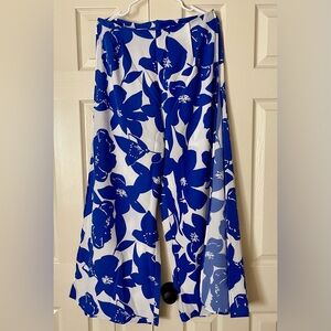 NWOT split side leg pant